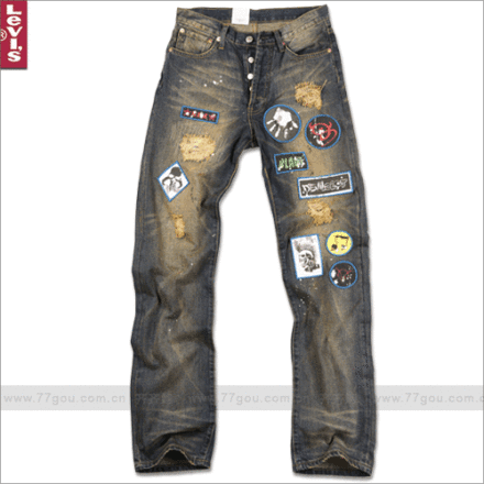 妈妈与新买的限量版levis